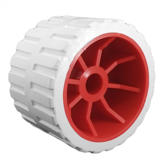 White ribbed roller for boat trailers