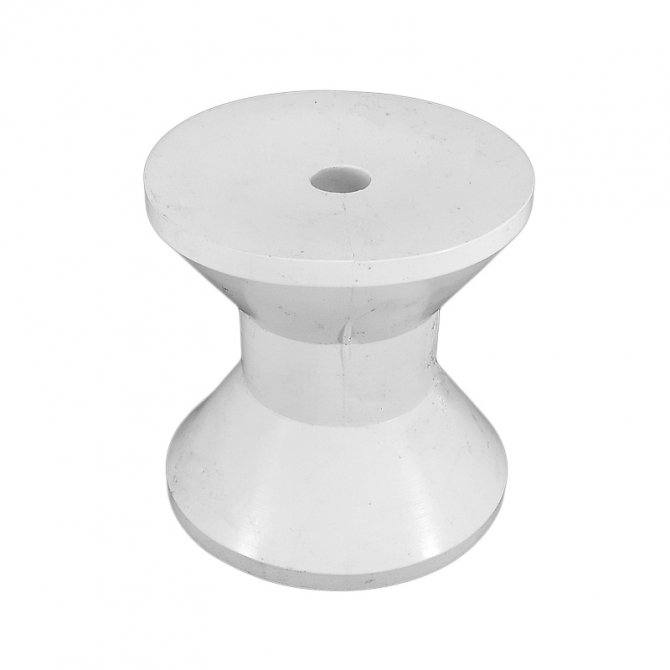 Small roller for boat trailers