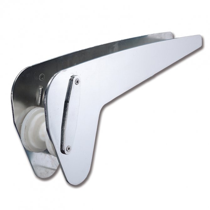 Angular anchor bow roller fixed